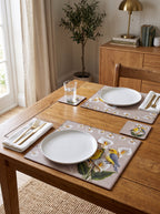 Lily Vogel & Blüten Set aus 4 Platzsets + Untersetzern – Bild 1