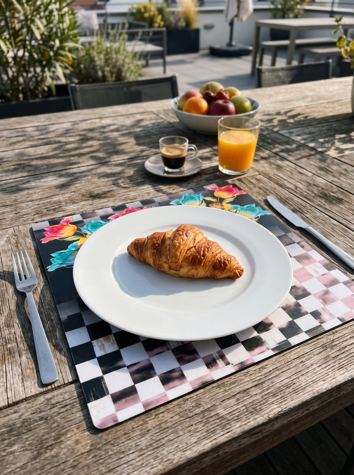 Dama Schachbrett-Blüten — 4er-Set Platzsets, abwischbar, fleckabweisend