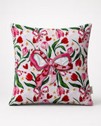 Çift Taraflı Baskılı Kırlent Kılıfı 40x40 cm – Fiora Fiyonk ve Çiçek Desenli
