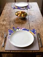 Lavender Blumenstrauß Set aus 4 Platzsets + Untersetzern – Bild 1