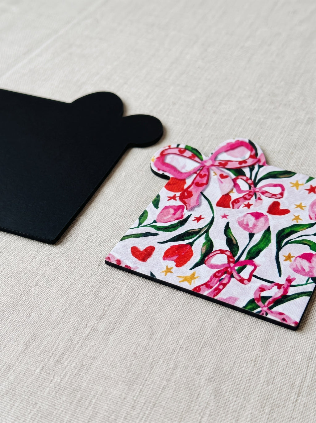 Fiora Schleife & Blüten Set aus 4 Platzsets + Untersetzern – Bild 5