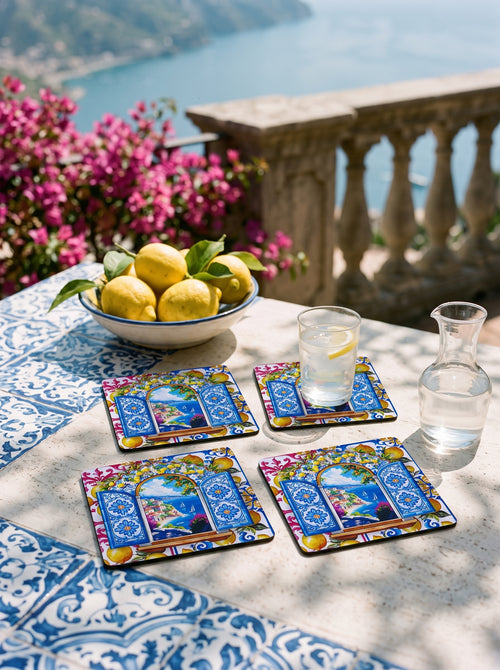 Amalfi Limon ve Pencere 4'lü bardak altlığı masada