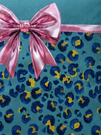 Bella Leopard & Schleife 4er-Set Kissenbezüge – Muster und Textur in Nahaufnahme