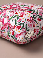 Fiora Bow & Floral set of 2 cushion covers – edge and seam close-up