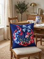 LaMua Bow & Floral set of 2 cushion covers – in a living room