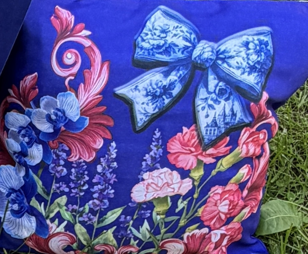 LaMua Bow & Floral set of 2 cushion covers – pattern and texture close-up