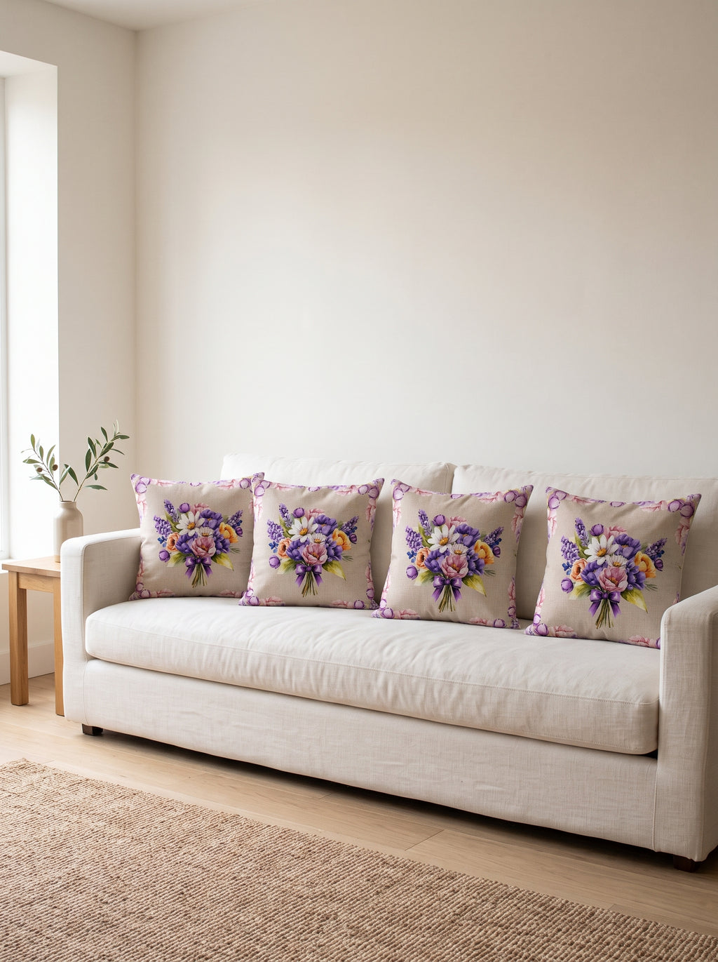Lavender Blumenstrauß 4er-Set Kissenbezüge – vier Kissen auf dem Sofa