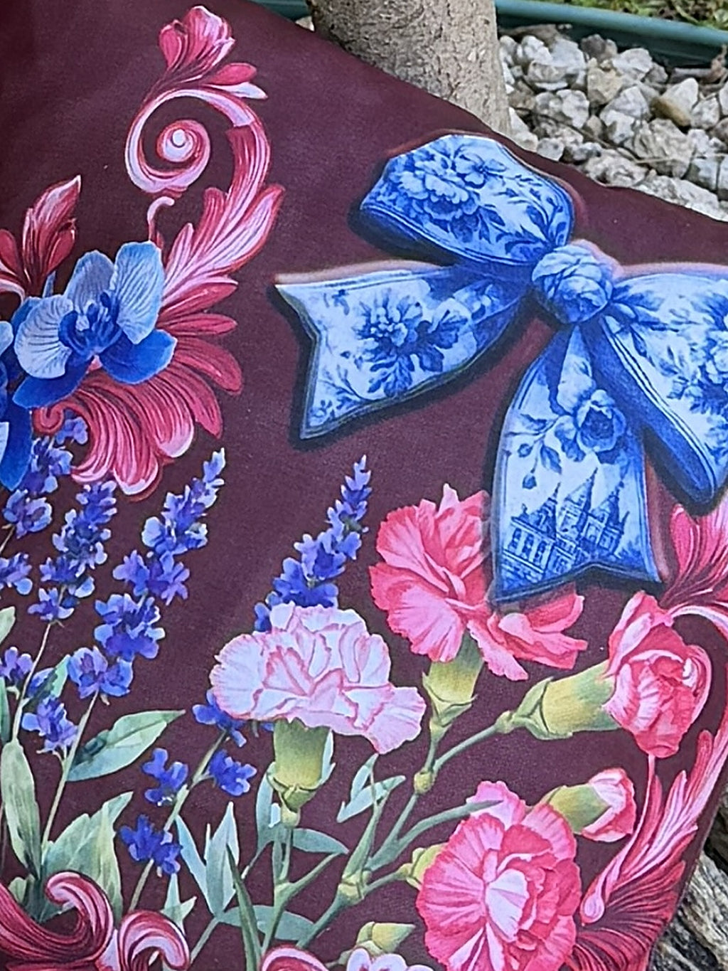 Lavin Bow & Floral set of 2 cushion covers – pattern and texture close-up