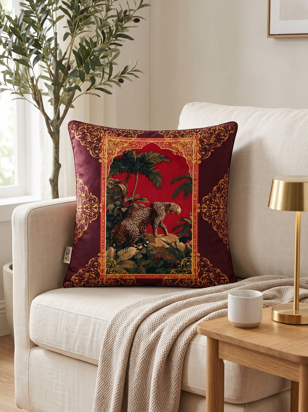Leo Leopard set of 4 cushion covers – close-up on a sofa